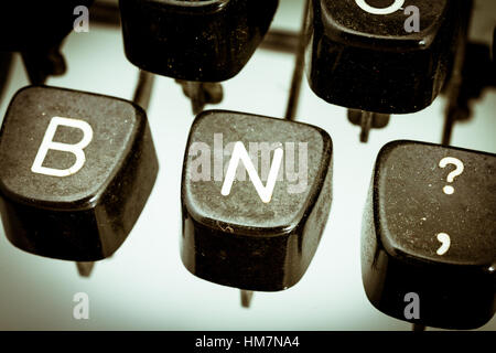 Libre lettre N entre autres des lettres sur un clavier de machine à écrire vintage original Banque D'Images