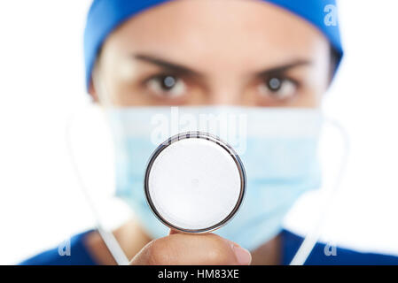 Close up de stéthoscope dans main de médecin isolé Banque D'Images