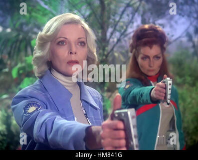 1999 ESPACE ITC/ATV séries télé 1975-1977 Barbara Bain à gauche et Catherine Schell Banque D'Images