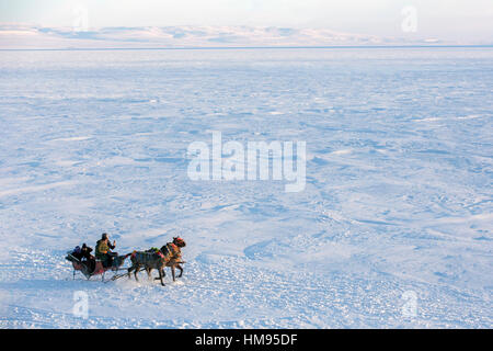 Ardahan, Turquie - le 14 janvier 2017 : Sleigh sur lac gelé Cildir dans Ardahan ville de Turquie le 14, 2017. Banque D'Images