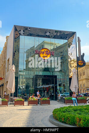 Baku, Azerbaïdjan - 10 septembre 2016 : Hard Rock Cafe à Bakou. Situé au centre-ville, à quelques minutes à pied de la mer, Boulevard du Parc Banque D'Images