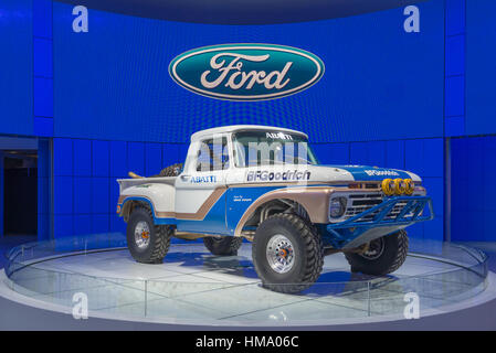 1966 Ford F-100 NORRA race truck, conduit par l'équipe Pizza Abatti's, à la North American International Auto Show (NAIAS). Banque D'Images