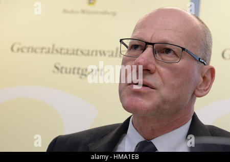 Stuttgart, Allemagne. 06Th Feb 2017. Procureur général Achim Brauneisen parle lors d'une conférence de presse avec le procureur-général à Stuttgart, Allemagne, 01 février 2017. Photo : Franziska Kraufmann/dpa/Alamy Live News Banque D'Images