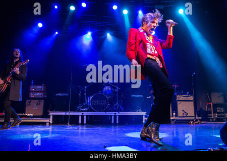 Milan, Italie. Jan 31, 2017. Le groupe de rock CAGE THE ELEPHANT effectue live au Fabrique de présenter leur nouvel album 'Cold Cold Cold' Credit : Rodolfo Sassano/Alamy Live News Banque D'Images