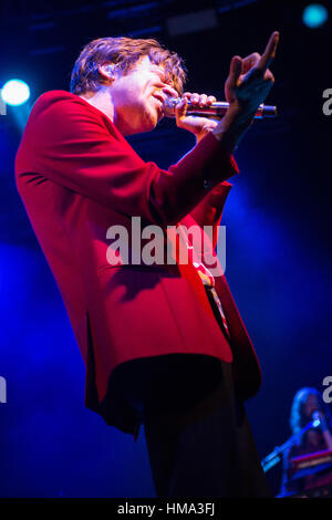 Milan, Italie. Jan 31, 2017. Le groupe de rock CAGE THE ELEPHANT effectue live au Fabrique de présenter leur nouvel album 'Cold Cold Cold' Credit : Rodolfo Sassano/Alamy Live News Banque D'Images