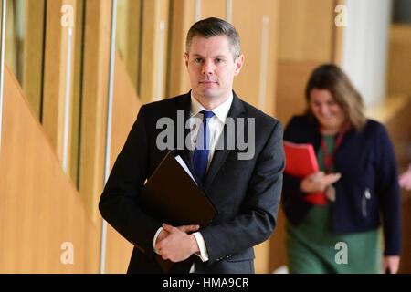 Edinburgh, Ecosse, Royaume-Uni. 2e Février, 2017. Finances Secrétaire Derek Mackay sur la façon de Premier Ministre Questions au parlement écossais, l'avant de l'étape cruciale 1 budget débat plus tard dans la journée, le Crédit : Ken Jack/Alamy Live News Banque D'Images