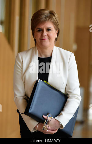 Edinburgh, Ecosse, Royaume-Uni. 2e Février, 2017. Nicola Sturgeon sur la façon de Premier Ministre Questions au parlement écossais, l'avant de l'étape cruciale 1 budget débat plus tard dans la journée, le Crédit : Ken Jack/Alamy Live News Banque D'Images