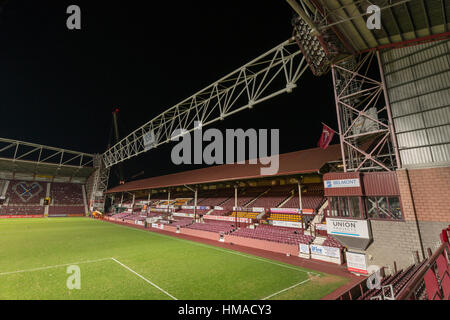 Edinburgh, Royaume-Uni. Feb 2017 2ème. Coeur de Midlothian FC, le réaménagement du stade de Murrayfield termine l'étape d'une structure en acier de 104 tonnes par rapport à la tribune principale. Cela permettra au nouveau stand d'être construit sur le peuplement existant, qui restera en usage jusqu'à la fin de la saison 2016/17. Le nouveau stand sera terminé en septembre 2017 L'augmentation de la capacité du sol de plus de 3 500. Credit : Alan Paterson/Alamy Live News Banque D'Images