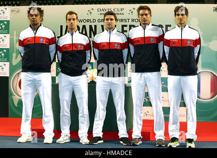 Tokyo, Japon. 2e Février, 2017. Les membres de l'équipe française de poser pour la photo à un événement dessin de la Coupe Davis Groupe mondial premier tour matchs de tennis entre le Japon et la France qui aura lieu 3 au 5 février à Tokyo, le Jeudi, Février 2, 2017. Joueur du Japon Kei Nishikori, classé le cinquième dans le monde ne va pas jouer aux jeux. Credit : Yoshio Tsunoda/AFLO/Alamy Live News Banque D'Images