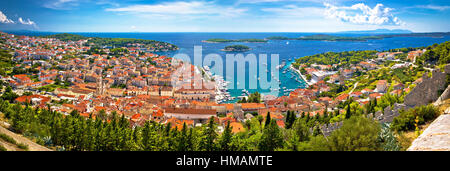 Île de Hvar bay vue panoramique aérienne, Dalmatie, Croatie Banque D'Images