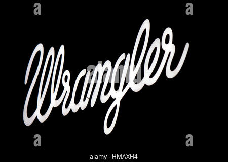 Logo das der Marke "Wrangler", Berlin. Banque D'Images