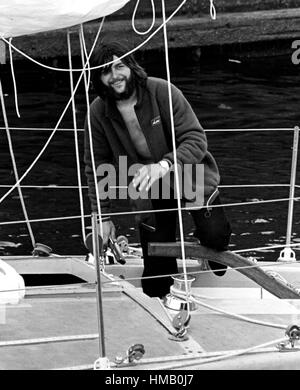 AJAXNETPHOTO. Juin 6th, 1976. PLYMOUTH, en Angleterre. - 1976 - PHILIP OSTAR HOWELLS (GBR) SKIPPER DE FROMSTOCK FILIUS. PHOTO:JONATHAN EASTLAND/AJAX REF:2760506 17A Banque D'Images