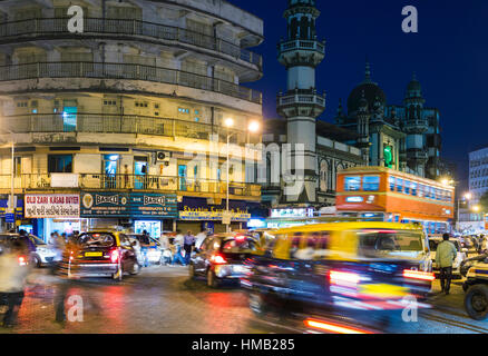 L'heure de pointe, quartier musulman, Mosjid Pydhonie Hamidiya, Mumbai, Maharashtra, Inde Banque D'Images