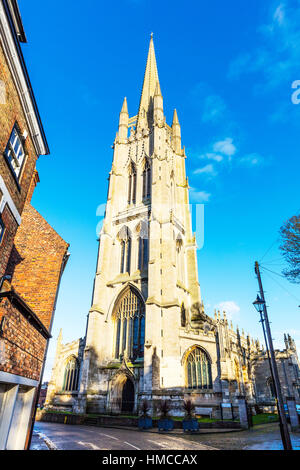 Le St James a le plus haut clocher d'une église paroissiale médiévale dans le pays. C'est un magnifique édifice du 15ème siècle qui est en vedette dans Monsieur Simo Banque D'Images