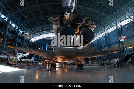 La navette spatiale Discovery sur l'affichage dans l'espace James S. McDonnell Hangar à l'Udvar-Hazy Center à Chantilly, VA le Janvier 04, 2017. Banque D'Images