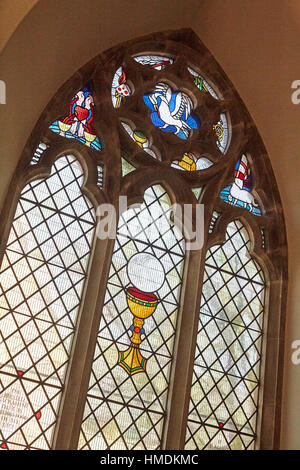 Dans la fenêtre de l'église de St Julien, le culte de Julienne de Norwich Banque D'Images