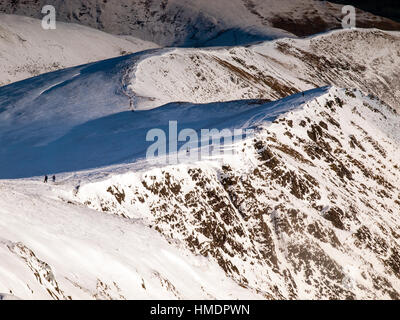 Marche sur Blencathra en hiver, Lake District National Park Banque D'Images