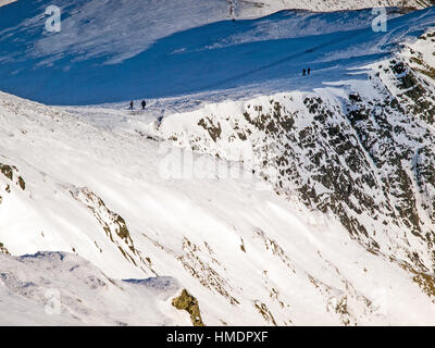 Marche sur Blencathra en hiver, Lake District National Park Banque D'Images