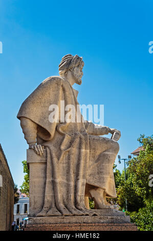 Cordoba Cordoba, Province, Andalusia, Spain. Statue d'Averroès, grand penseur musulman né à Cordoue, mort 1126 Marrakech, Maroc, 1198. Historique L'EC Banque D'Images