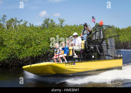 En Airboat dans les Everglades de Floride Banque D'Images
