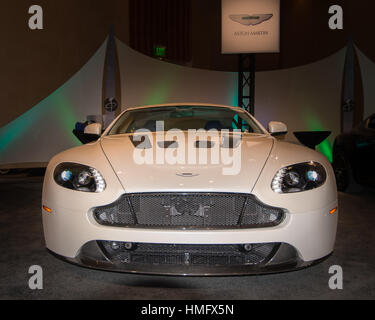 DETROIT, MI/USA - 12 janvier 2014 : une Aston Martin Vantage à la galerie, un événement parrainé par la North American International Auto Show (NAIAS) et Banque D'Images