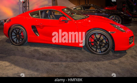 DETROIT, MI/USA - 12 janvier : une Porsche Cayman S 2014 à la galerie, un événement parrainé par la North American International Auto Show (NAIAS) et la Banque D'Images