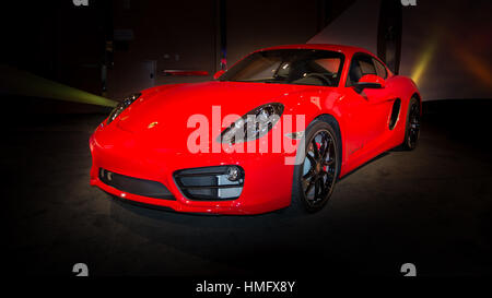 DETROIT, MI/USA - 12 janvier : une Porsche Cayman S 2014 à la galerie, un événement parrainé par la North American International Auto Show (NAIAS) et la Banque D'Images