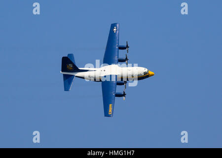 Fat Albert démontre une maniabilité accrue à U.S. Navy Blue Angels Air Show Banque D'Images