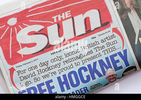 Pour une seule journée célèbre l'artiste britannique David Hockney réinvente le logo Sun - nouveau logo temporaire sur le journal Sun Banque D'Images