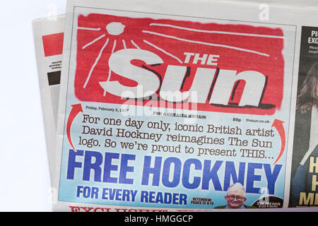 Pour une seule journée célèbre l'artiste britannique David Hockney réinvente le logo Sun - nouveau logo temporaire sur le journal Sun Banque D'Images