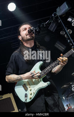 Milan, Italie. 09Th Feb 2017. Le groupe de rock écossais Biffy Clyro effectue sur scène à Fabrique pendant la tournée 'Ellipse' Credit : Rodolfo Sassano/Alamy Live News Banque D'Images