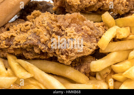 Délicieux avec des pommes de terre sautées au poulet frit épicé croquant délicieux Banque D'Images