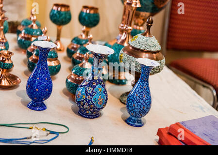 Poterie poterie iranienne perse ou fait référence à la poterie d'œuvres réalisées par les artistes de la Perse (Iran) et son histoire remonte au début de l'âge néolithique. Banque D'Images