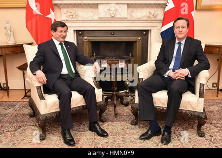 Londres, Royaume-Uni. 20 Jan, 2015. 20 janvier 2015 - Londres, Angleterre - Le Premier ministre britannique, David Cameron, se réunit avec le Premier ministre turc Ahmet Davutoglu au numéro 10 Downing Street au centre de Londres. Crédit photo : Alpha Press/AdMedia. Alpha Crédit : Presse/AdMedia/ZUMA/Alamy Fil Live News Banque D'Images