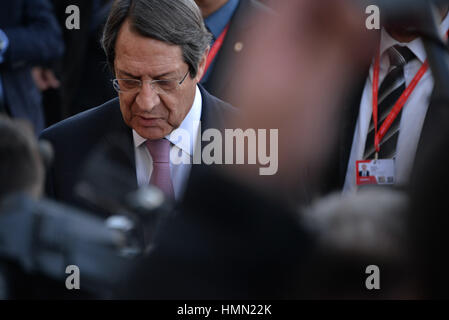 La Valette, Malte. 3 Février, 2017. Le président de Chypre Nicos Anastasiades arrive à un sommet du Conseil européen à La Valette, Malte, le vendredi, 3 février 2017. Un flux continu de migrants en provenance du Moyen-Orient et d'Afrique fait pression sur le Conseil européen d'agir avec certains appelant à la coopération avec le gouvernement libyen pour endiguer le flux de migrants le long de la route de la Méditerranée centrale. Credit : Kendall Gilbert/Alamy Live News Banque D'Images