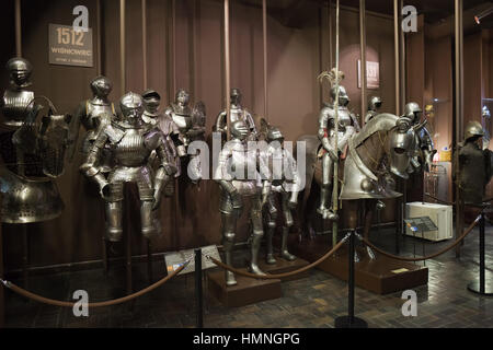 Chevaliers avec des armures pleine plaque, exposition au Musée de l'armée polonaise à Varsovie, Pologne, Europe, 15-16ème siècle Banque D'Images