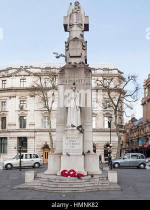 Editch Cavell memorial et statue dans Charing Cross Road London Banque D'Images