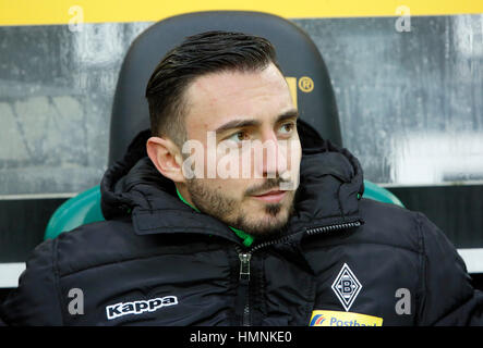 Sports, football, Bundesliga Borussia Moenchengladbach, 2016/2017, contre SC Freiburg 3:0, stade Borussia Park, banc, Josip Drmic joueurs (MG) Banque D'Images