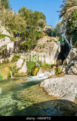 Situé à 3 km de Callosa d'en Sarrià, à seulement 15 km de Benidorm, l'Chutes d'Algar sont une des ressources touristiques de la Costa Blanca. Banque D'Images