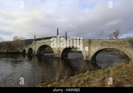 Le Général Wade's bridge sur la rivière Tay en Écosse aberfeldy février 2017 Banque D'Images