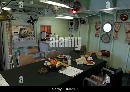 Carré des officiers sur l'USS Cassin Young, Boston National Historical Park, Charlestown Navy Yard, Boston, Massachusetts, United States. Banque D'Images