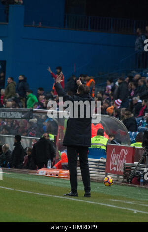 Madrid, Espagne. Le 04 février, 2017. Diego Pablo Simeone pendant le match. Wons de l'Atlético de Madrid 2 à 0 dans le Derby de Madrid du Sud sur C.D. Leganes, deux buts de Fernando Torres. Credit : Jorge Gonzalez/Pacific Press/Alamy Live News Banque D'Images