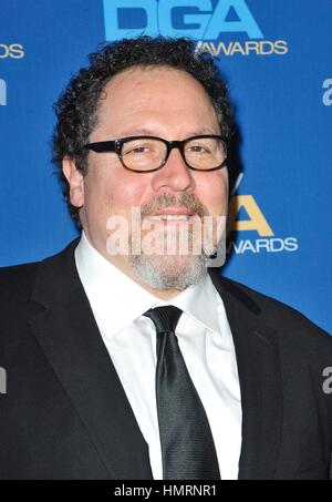 Beverly Hills, États-Unis, 4e Février, 2017. Jon Favreau vu en arrivant à la 69e assemblée annuelle Directors Guild of America (DGA) Awards tenue à l'hôtel Beverly Hilton à Beverly Hills, Californie. Credit : Elizabeth Goodenough/Everett Collection/Alamy Live News Banque D'Images