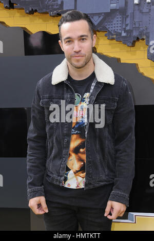 Westwood, États-Unis. 4 février 2017. Pete Wentz vu assister à la première de Warner Bros Pictures 'The LEGO Batman Movie' au Regency Village Theater. Crédit : Birdie Thompson/AdMedia/Alamy Live News Banque D'Images