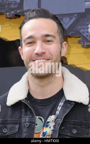 Westwood, États-Unis. 4 février 2017. Pete Wentz vu assister à la première de Warner Bros Pictures 'The LEGO Batman Movie' au Regency Village Theater. Crédit : Birdie Thompson/AdMedia/Alamy Live News Banque D'Images