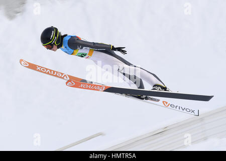 Almaty (Kazakhstan). Feb, 2017 5. Haruka Iwasa (JPN) lors de la 28e Universiade d'hiver 2017 d'Almaty à l'équipe féminine de saut à ski International Sunkar Complex à Almaty. Credit : AFLO SPORT/Alamy Live News Banque D'Images