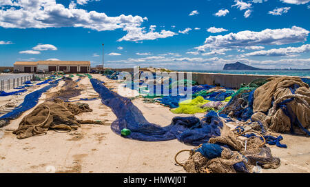 Calpe est une ville côtière située dans la comarque de la Marina Alta, dans la province d'Alicante, Communauté Valencienne, Espagne, par la mer Méditerranée. Banque D'Images