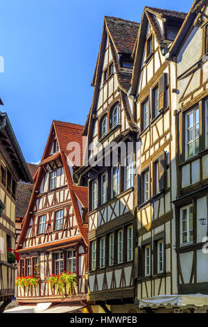 Quartier historique dans le centre de Strasbourg, Alsace, France. Les maisons à colombages de la petite France. Banque D'Images