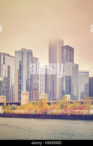 Couleur rétro gratte-ciel stylisé à Chicago du centre-ville, du front de mer, USA. Banque D'Images