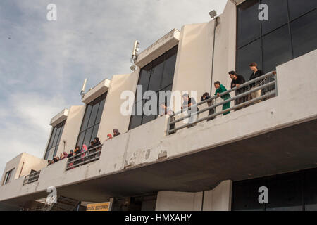 Athènes, Grèce. 08Th Feb 2017. Reportage de la camp de réfugiés en zone Elliniko dans les bâtiments de l'ancien aéroport d'Athènes. Crédit : George/Panagakis Pacific Press/Alamy Live News Banque D'Images